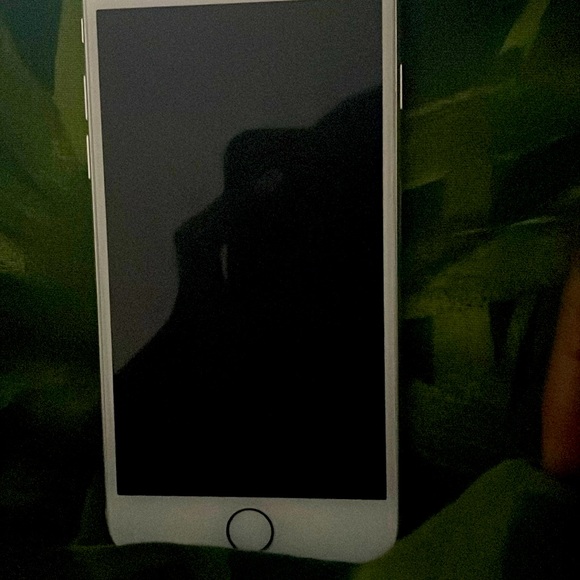 iPhone 7 silver 32gb brand new